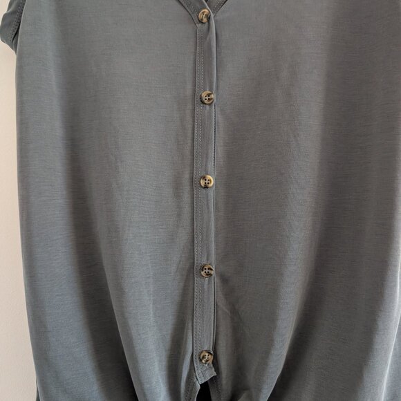 3/$30 flowy button down tie front tank - Picture 3 of 8